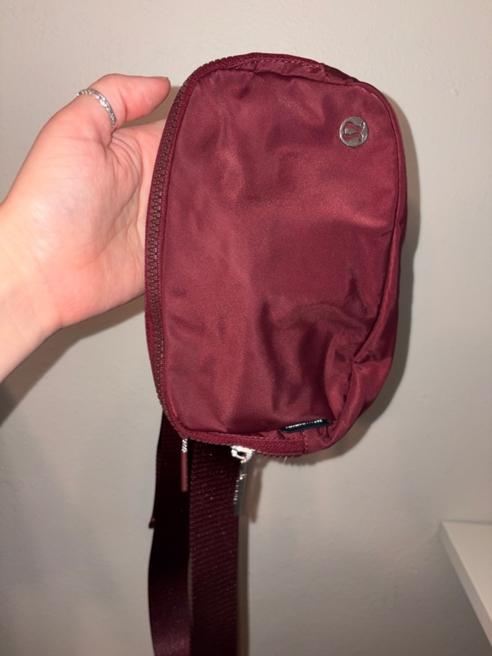 Red Merlot everywhere belt bag 1L